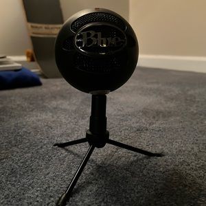 Blue snowball ice microphone